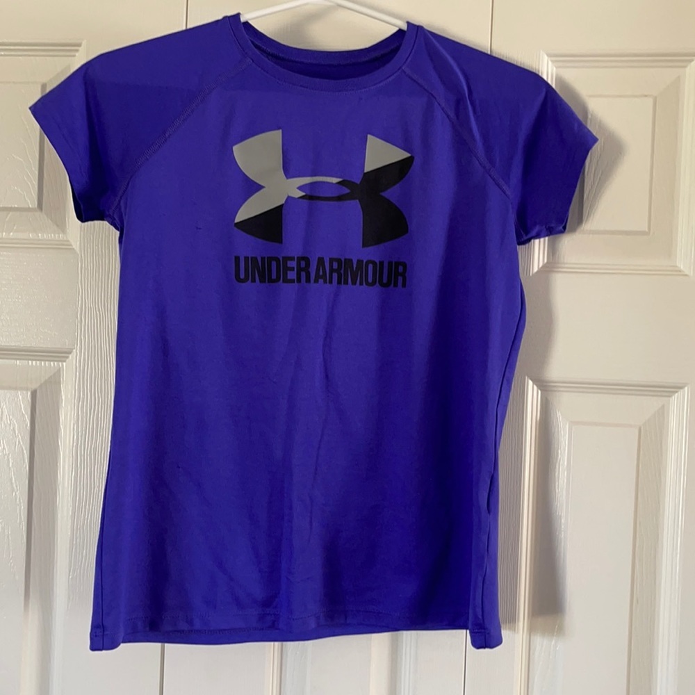 Under Armour Youth T-shirt Size L💥💥
